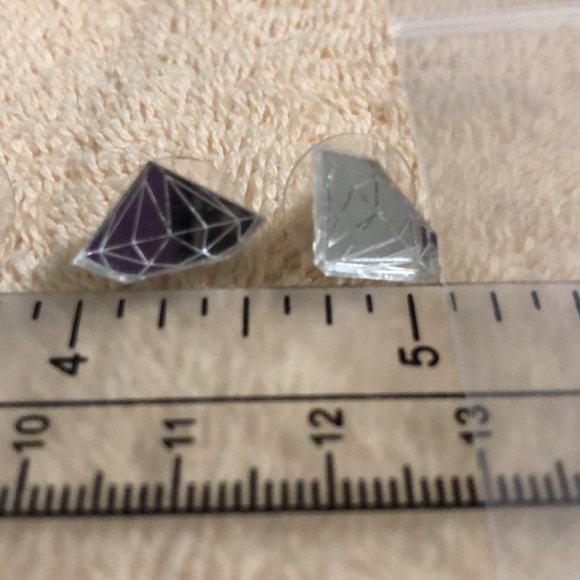 “Diamond” Earrings - Picture 3 of 3